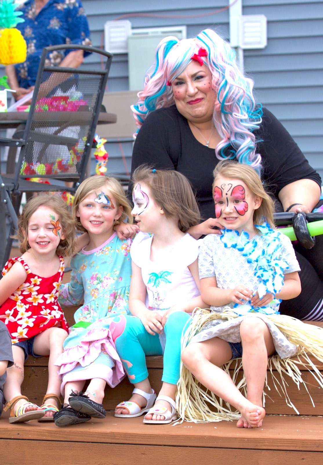 Giant_Dominoes Kids with Facepainter